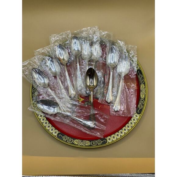 Vintage Silverplated 1881 Rogers Oneida Oval Soup Spoons - Picture 4 of 7